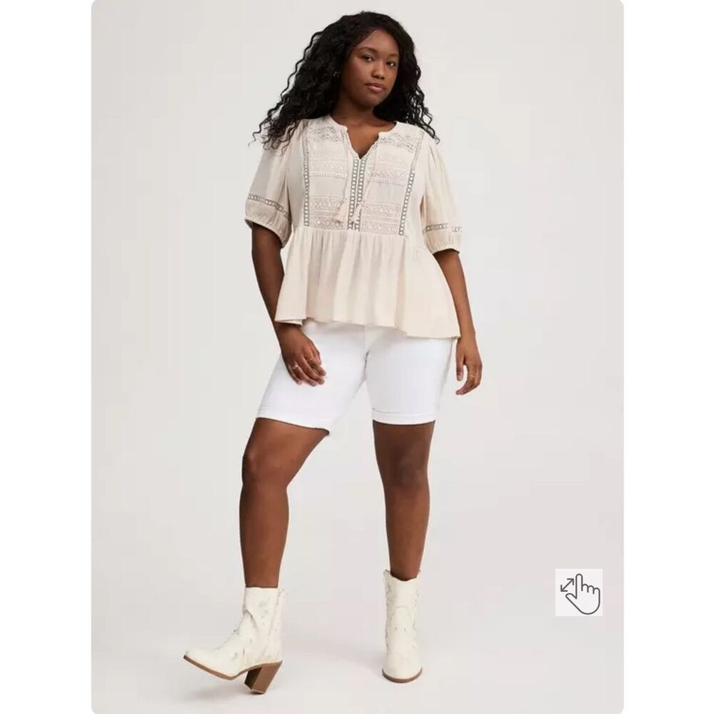 NWT torrid Cream Lace-Trim Boho Crinkle Gauze Peplum Blouse - Size 1 - Picture 4 of 13